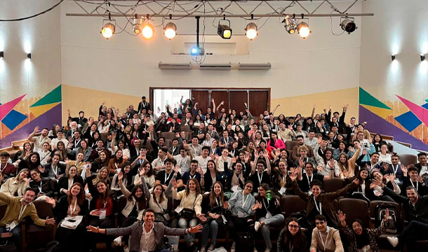 Colaboración de la Pontificia Universidad Javeriana y la Federación Internacional de Medicina e Ingeniería Biológica para Promover la Salud y la Calidad de Vida a través de la Tecnología Pontificia Universidad Javeriana