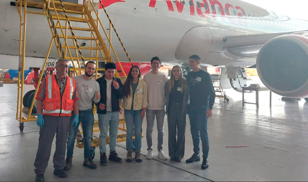 Exitosa visita a los hangares de mantenimiento de motores de propulsión de Avianca Pontificia Universidad Javeriana