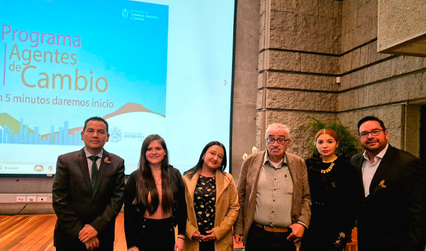 Mincomercio, iNNpulsa Colombia y la Pontificia Universidad Javeriana lanzan el programa Agentes de Cambio para beneficiar a más de 340 recicladores de oficio en Bogotá Pontificia Universidad Javeriana
